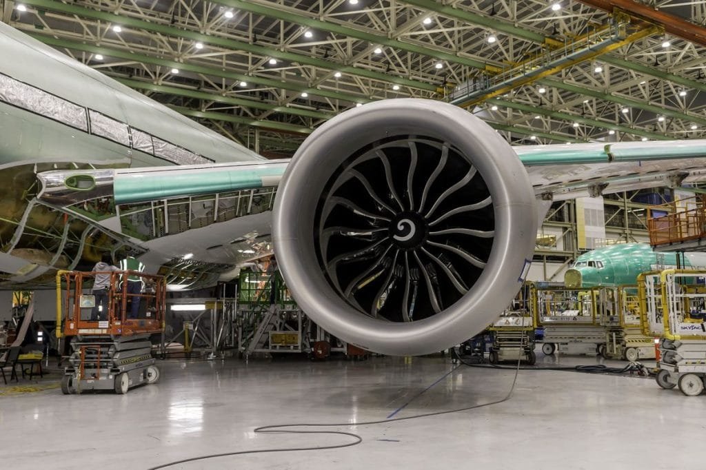 777x-flight-test-engine-install-2-443-1546622443