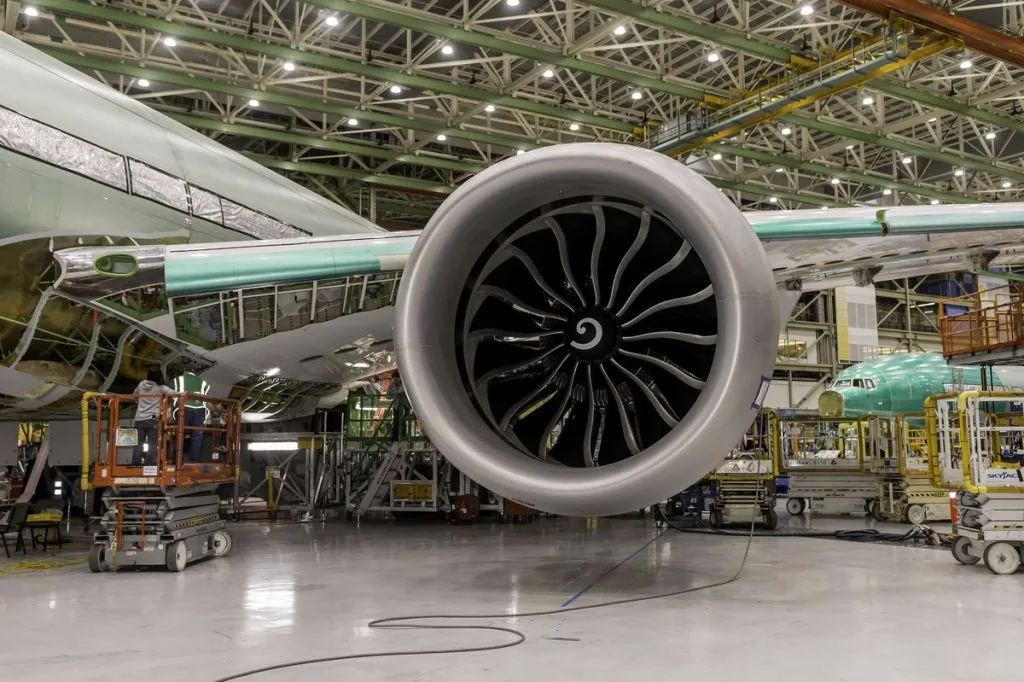 777x-flight-test-engine-install-2-443-1546622443